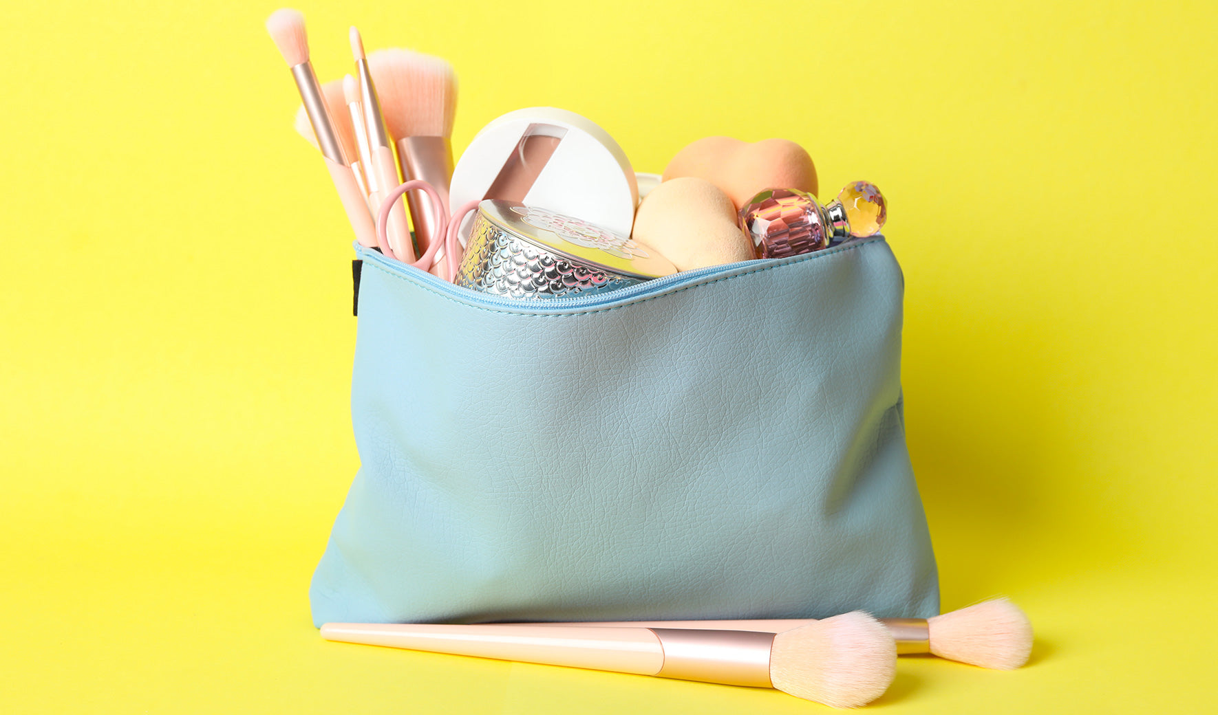 Prodotti da viaggio: cosa mettere nel beauty case
