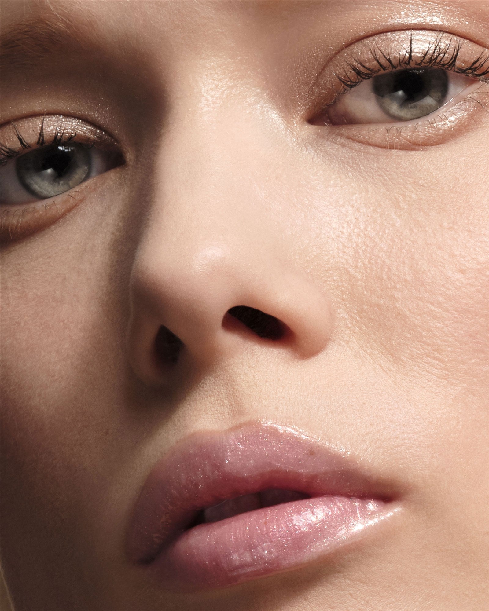 Armani Prisma Glass Icy Plumper 7 Ice Pink-3