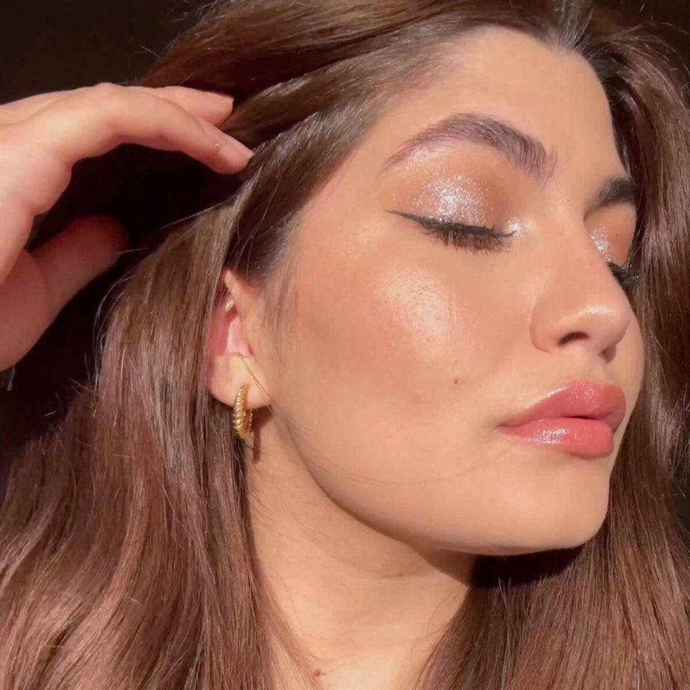 Blonde Sister Ready to Glow  Oro-4