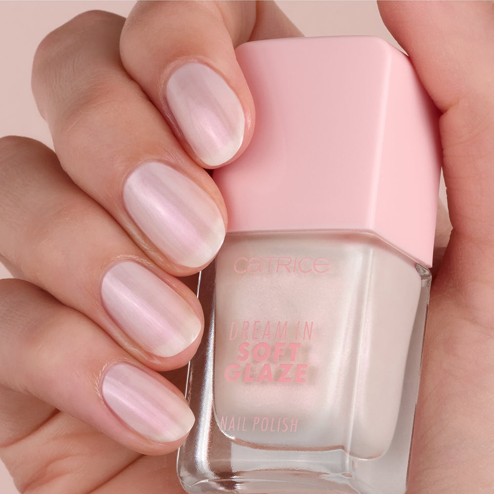Catrice Dream In Soft Glaze Nails 010 Hailey Baby-4