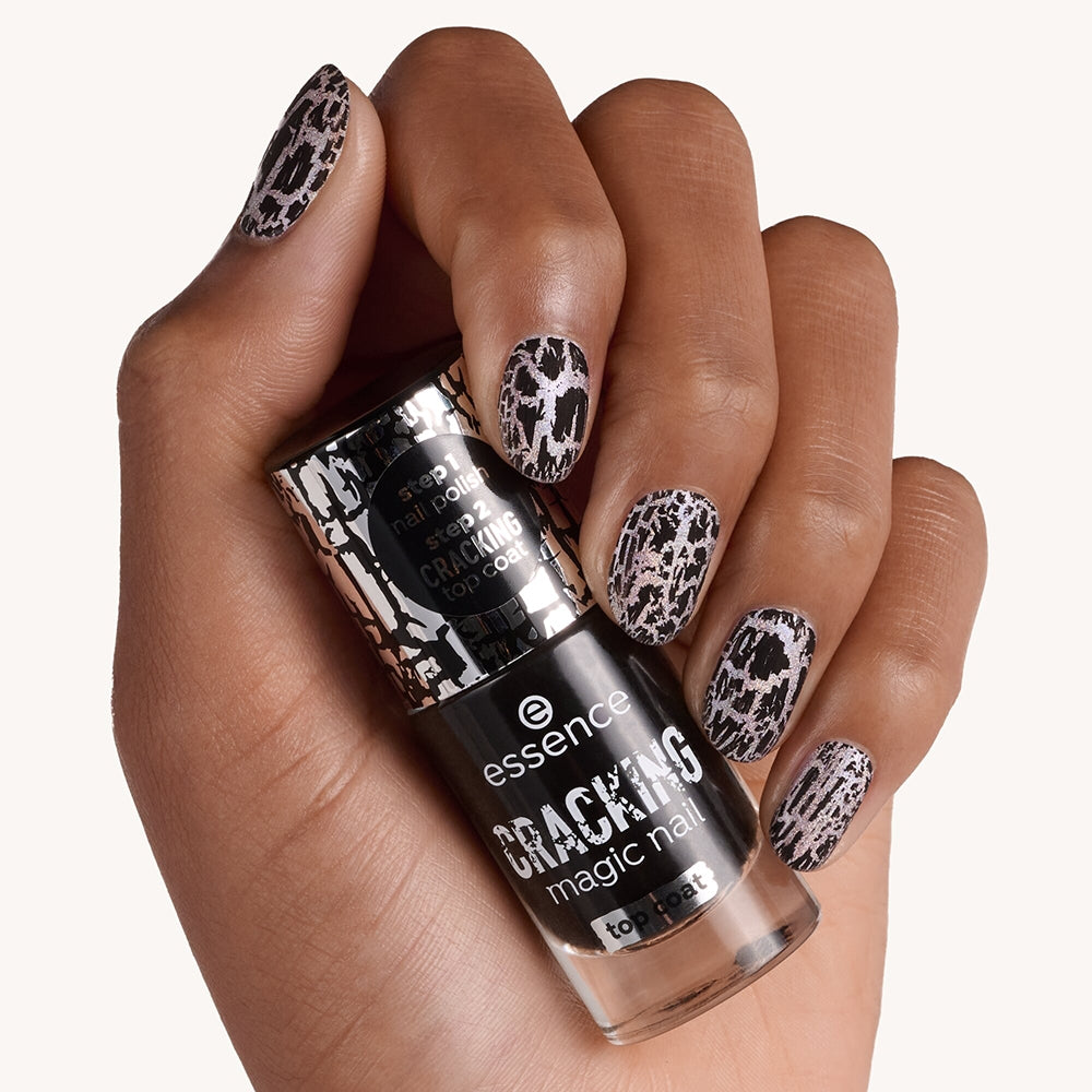Essence Cracking Top Coat 01 Crack me up-4