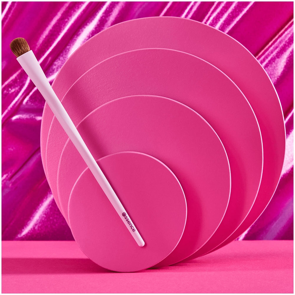 Essence Eyeshadow Brush 01 Throwing a Little Shade-4