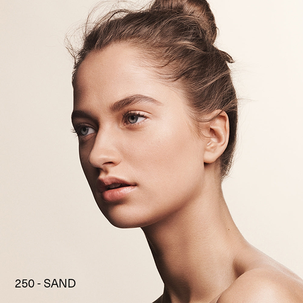 La Mer The Soft Fluid Long Wear Foundation SPF20 250 Sand-4