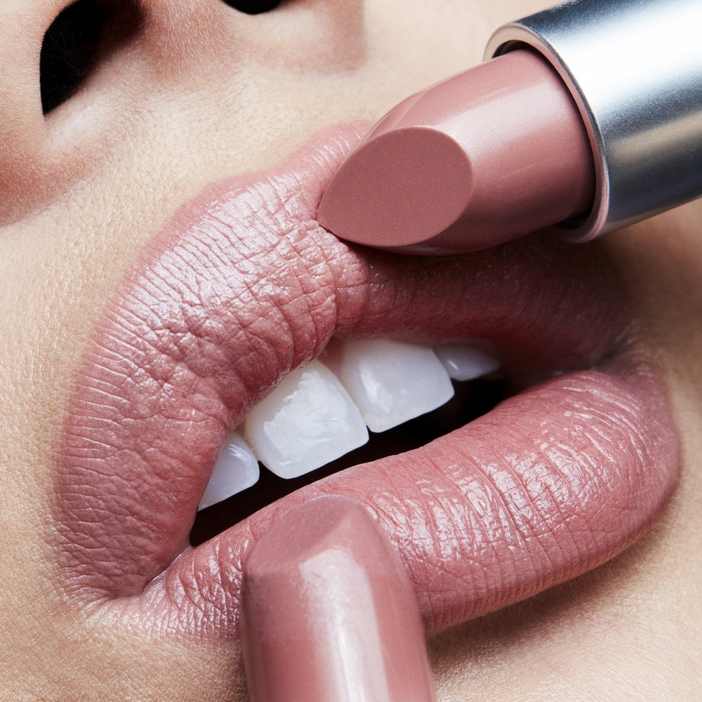 Mac Cremesheen Lipstick 232 Dozen Carnations-4