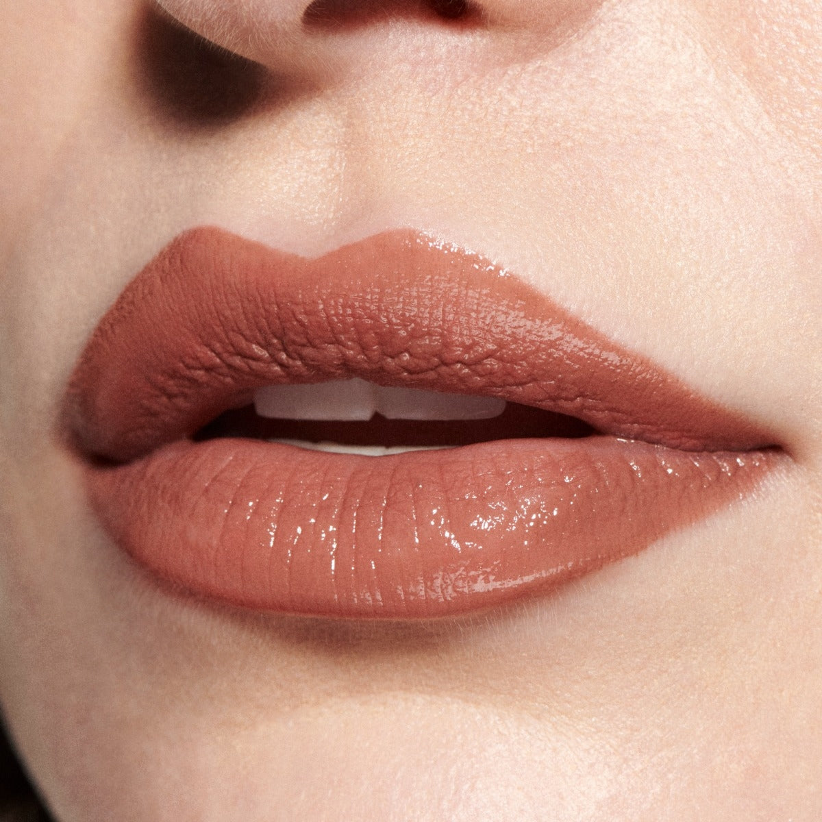 Mac Lustreglass Lipstick  Signature Move-3
