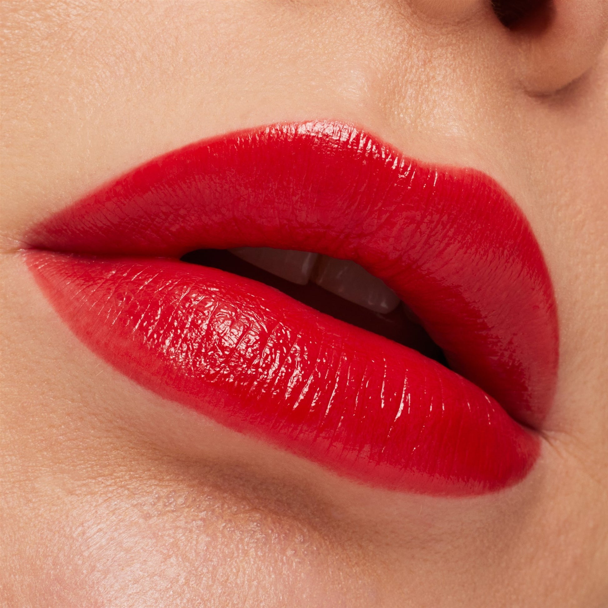 Mac MACximal Sleek Satin Lipstik   Left On Red-3