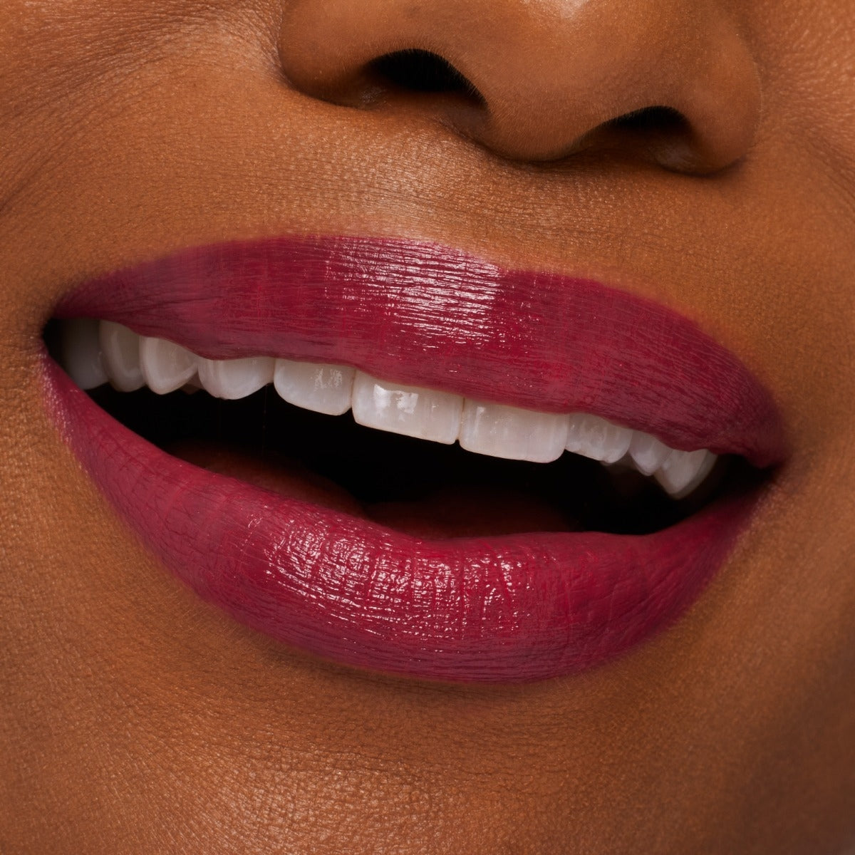 Mac MACximal Sleek Satin Lipstik   Maraschino, Much?-6