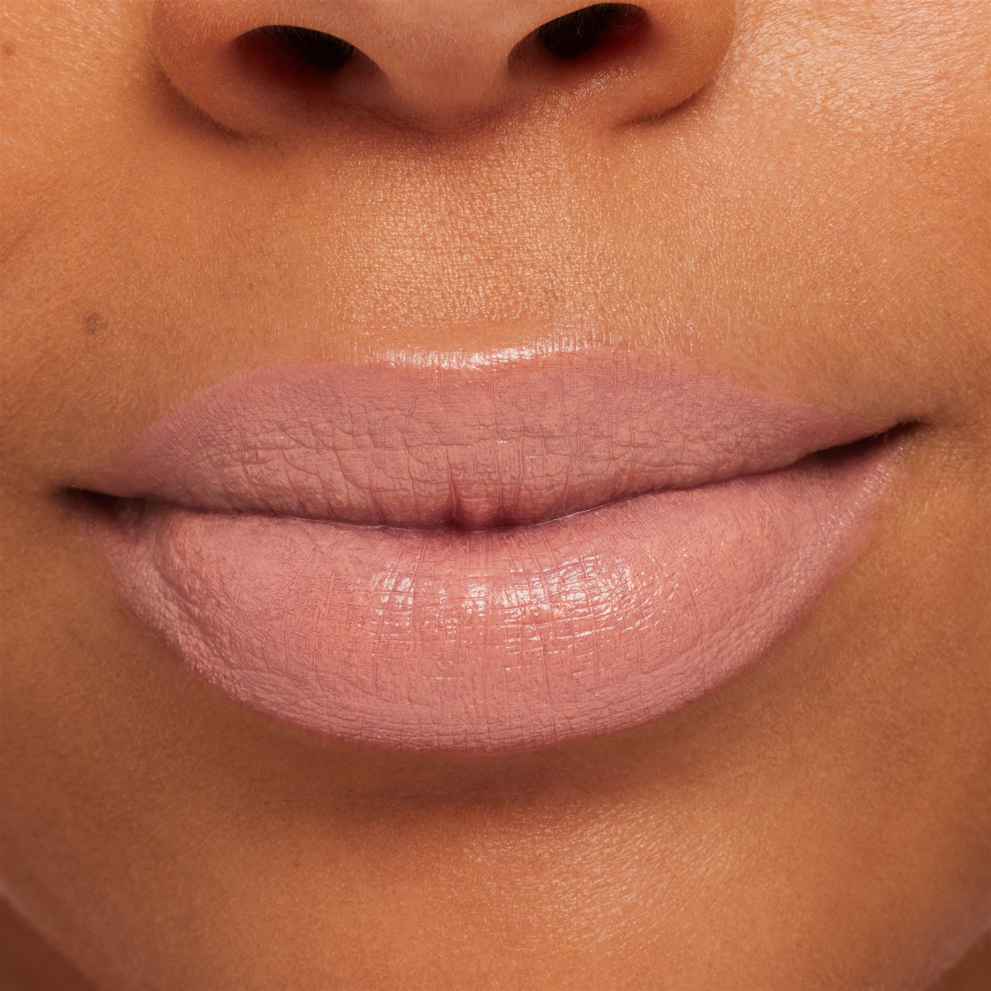 Mac MACximal Sleek Satin Lipstik   Myth-3