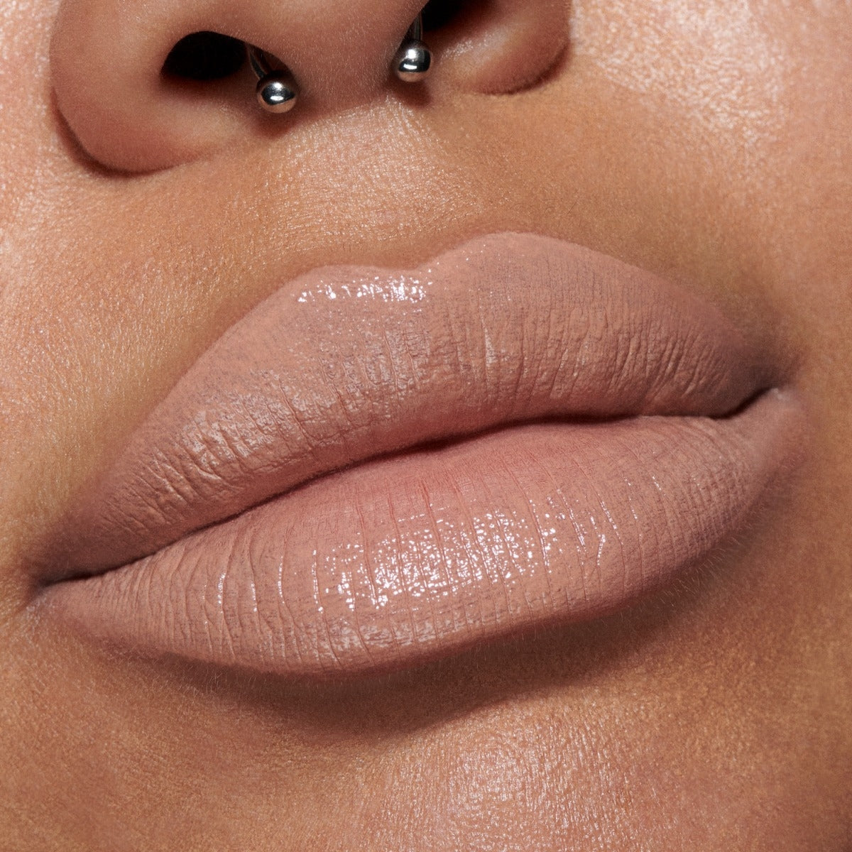 Mac MACximal Sleek Satin Lipstik  Peachstock-4