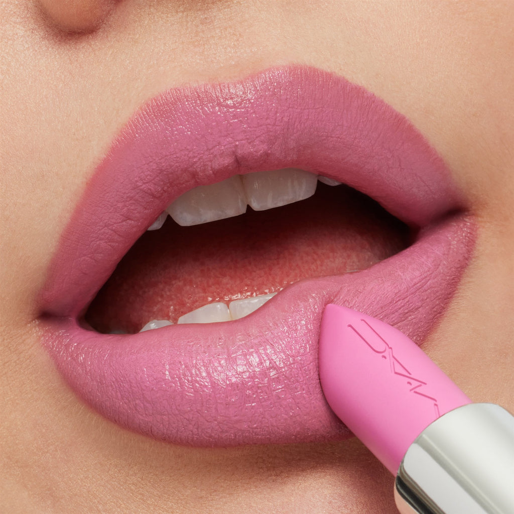 Mac MACximal Sleek Satin Lipstik   Saint German-3