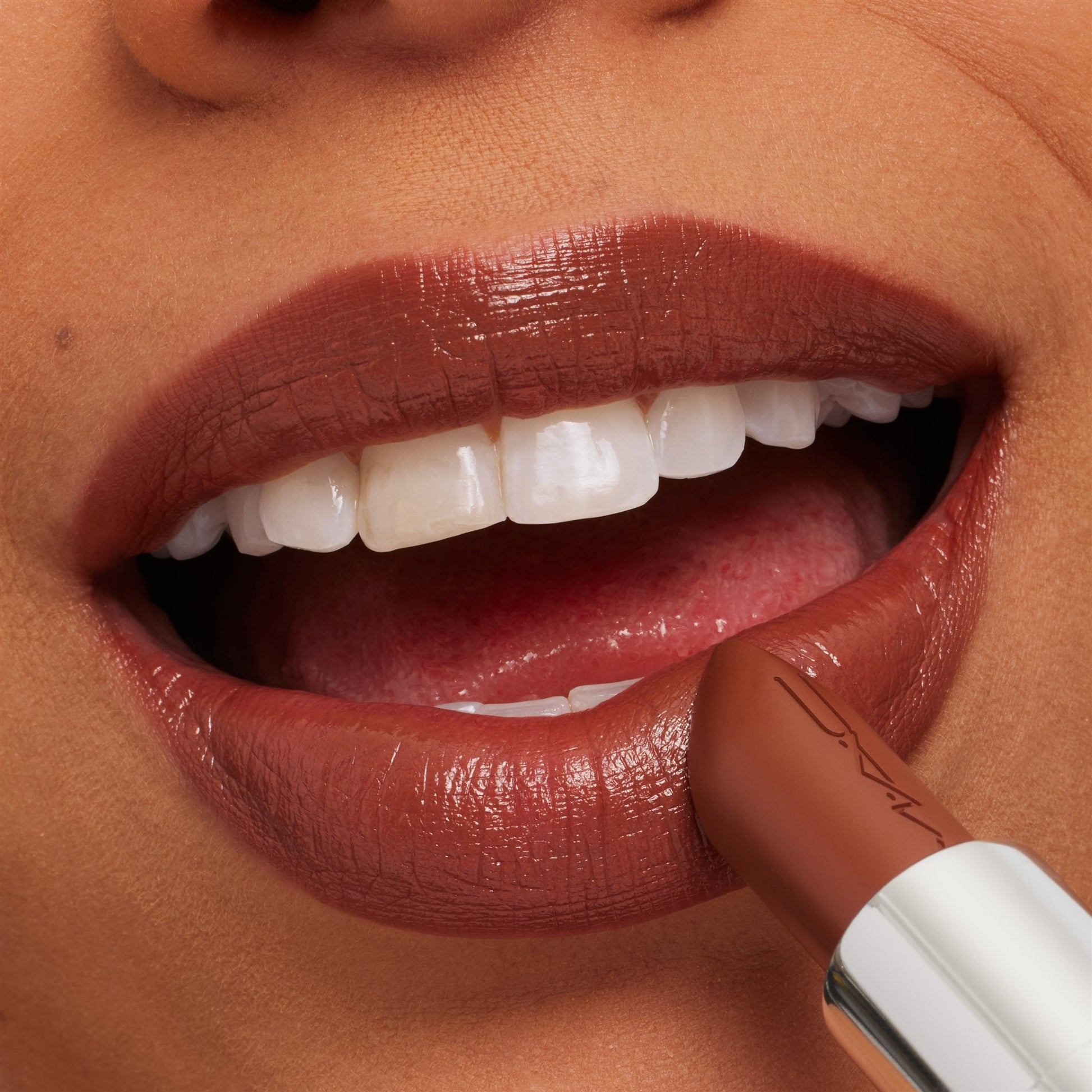 Mac MACximal Sleek Satin Lipstik   Truth Be Untold-3