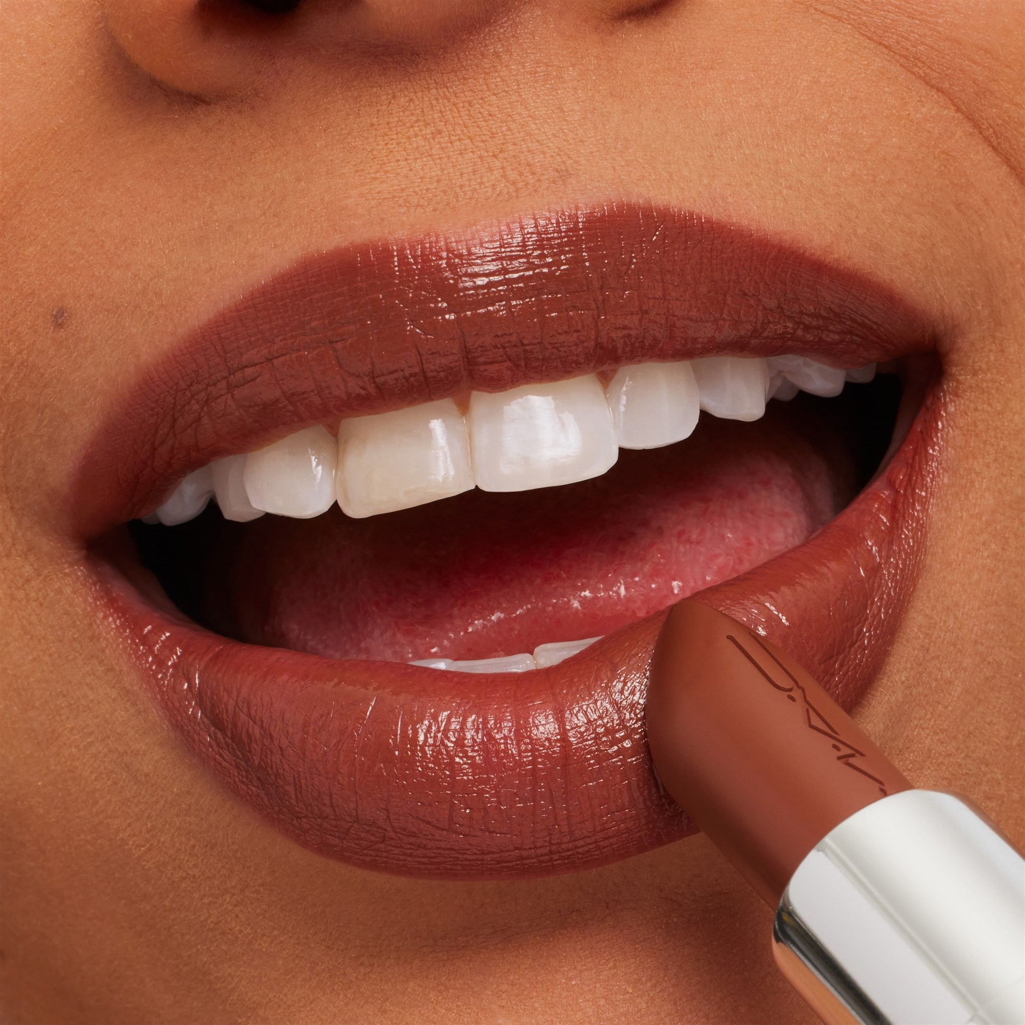 Mac MACximal Sleek Satin Lipstik   Truth Be Untold-3