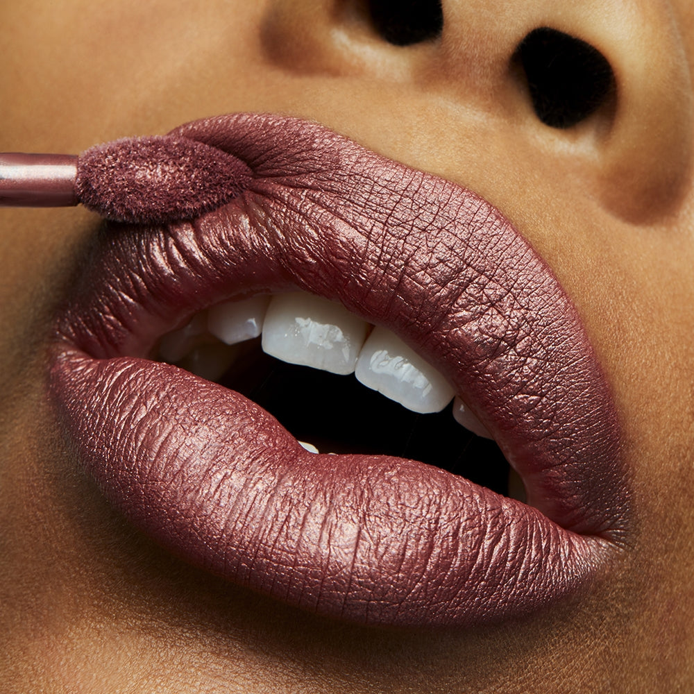 Mac Retro Matte Liquid Lipcolour Metallics 132 Gemz & Roses-4