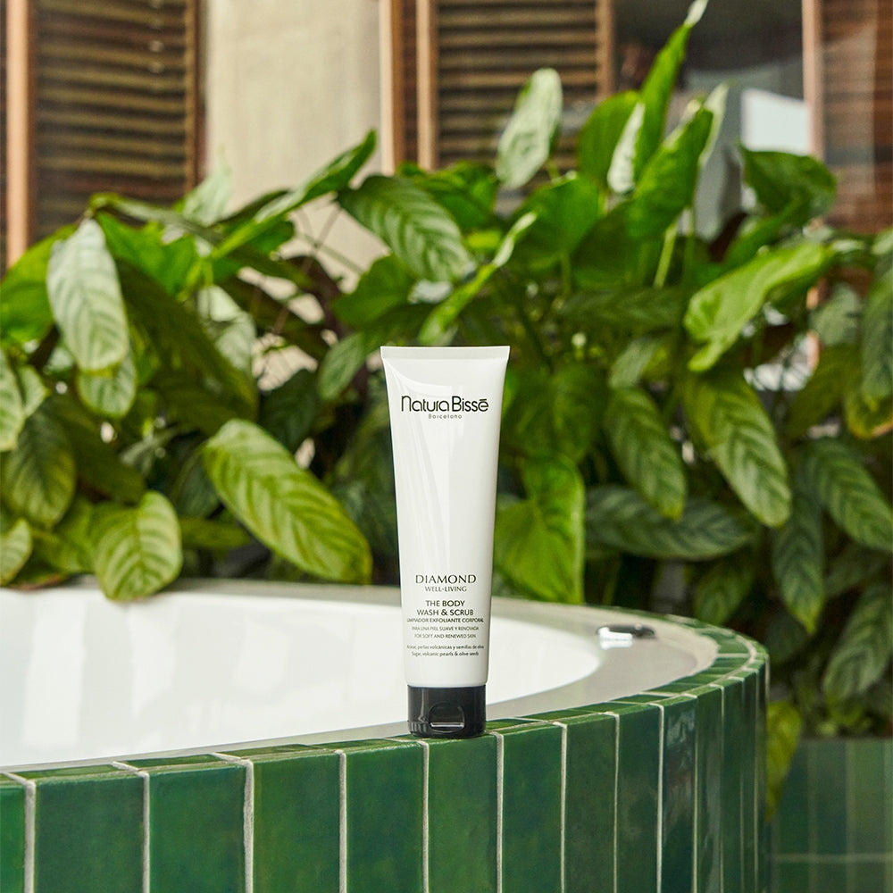 Natura Bissé Diamond Well-Living The Body Wash & Scrub-3