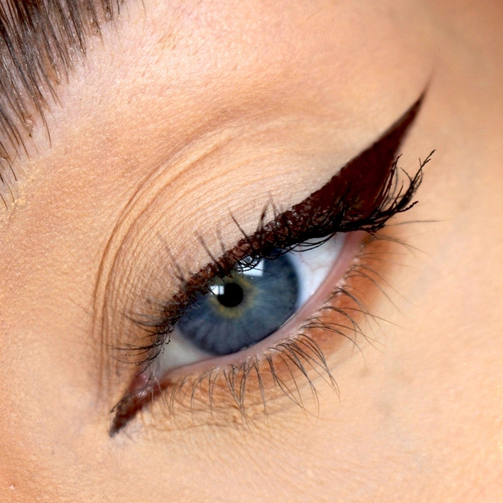 The Balm Schwing! Brown-4