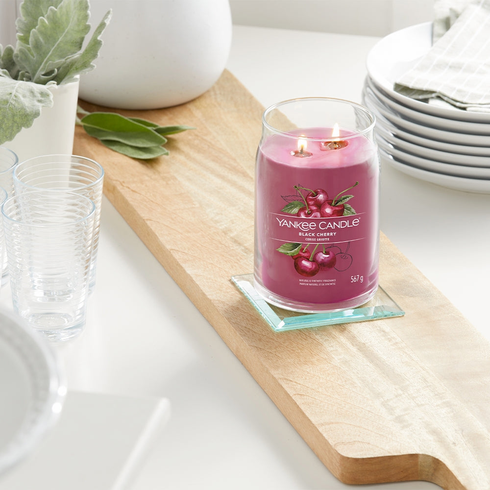 Yankee Candle Black Cherry Signature-8