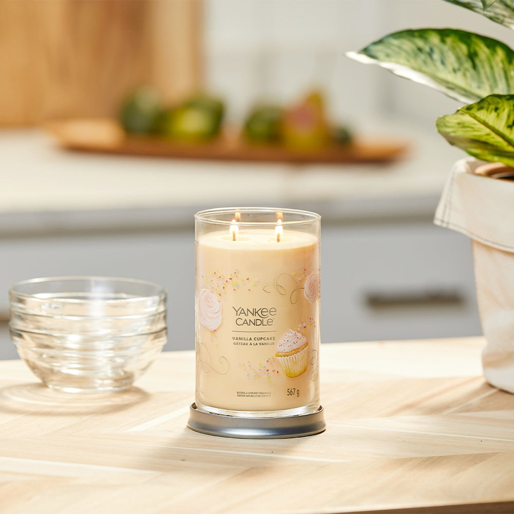 Yankee Candle Vanilla Cupcake Signature Tumbler-5